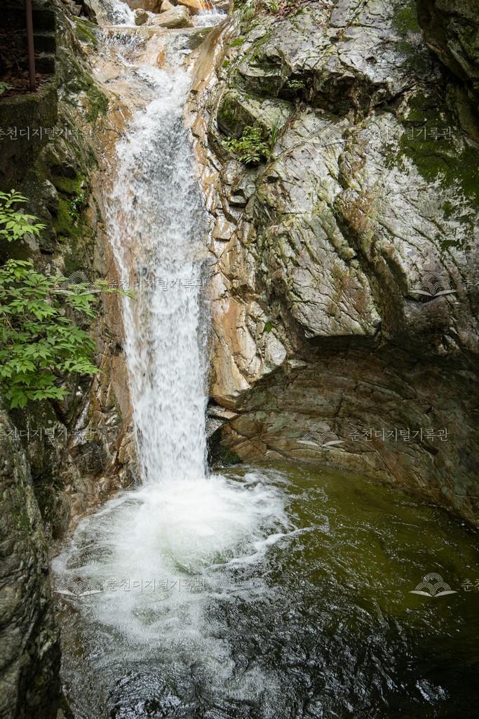비룡폭포 이미지
