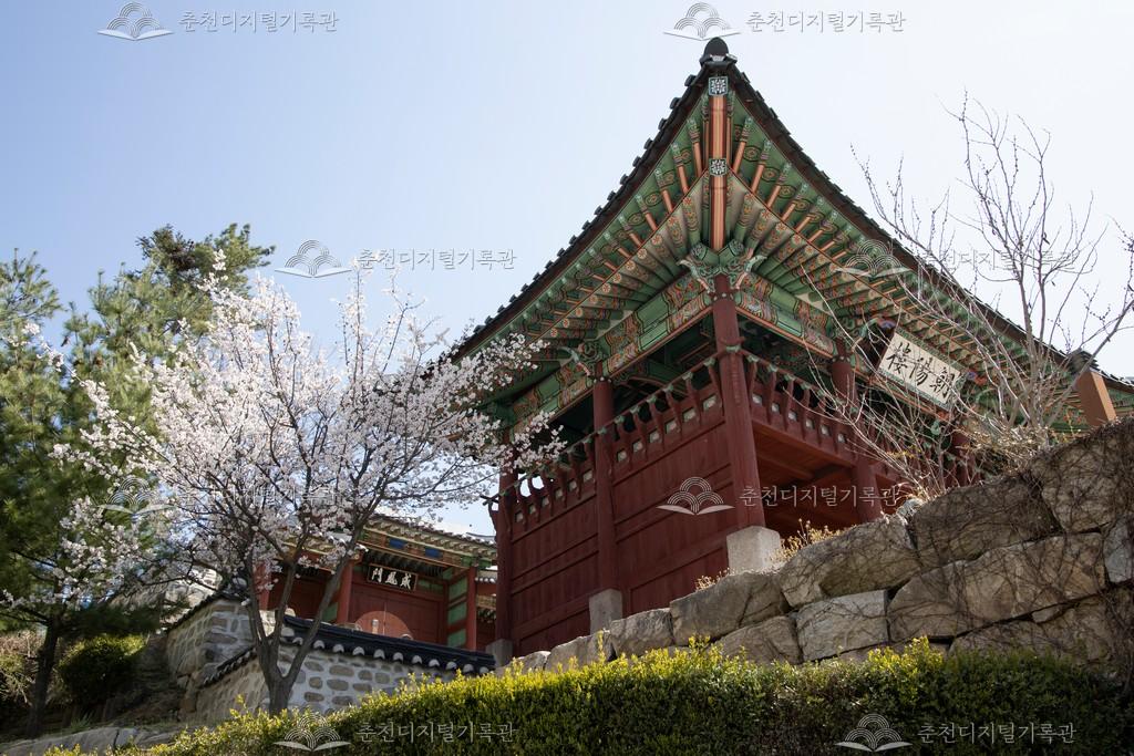 위봉문과 조양루 이미지