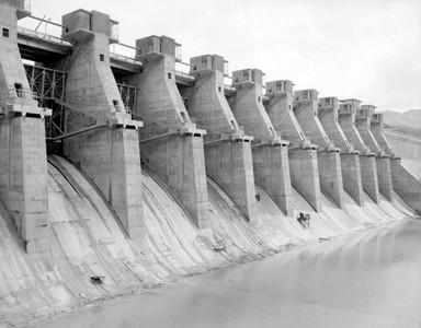 춘천댐 외부 전경 이미지