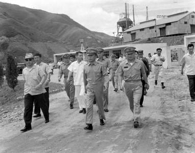 춘천댐 공사 시찰 사진 이미지