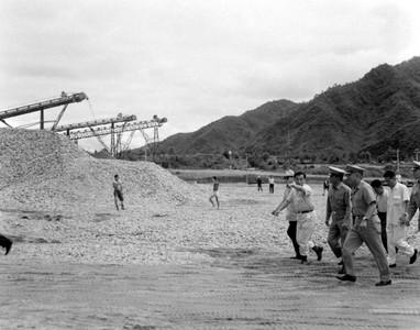 춘천댐 공사 시찰 사진 이미지