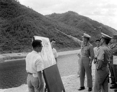 춘천댐 공사 시찰 사진 이미지