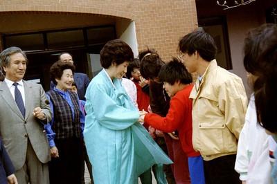 김옥숙 여사 심신재활원 방문 사진 이미지