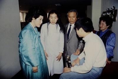 김옥숙 여사 심신재활원 방문 사진 이미지