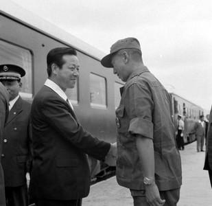 김종필 국무총리 춘천 방문 사진 이미지