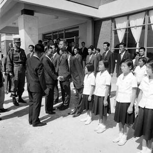 박정희 전 대통령 제1중학교 방문 사진 이미지