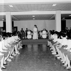 육영수 여사 성심여자대학교 방문 사진 이미지