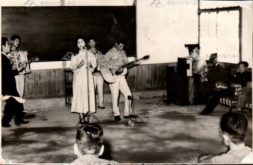 경찰학교 위문공연 사진 이미지