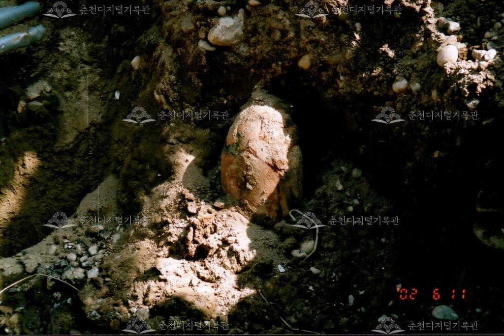 불발 폭발물 사진 이미지