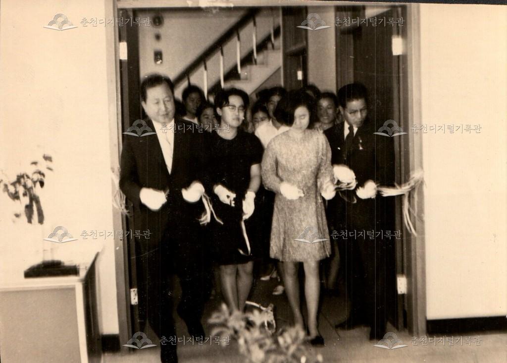 1971년 호심회 작품전 사진 이미지