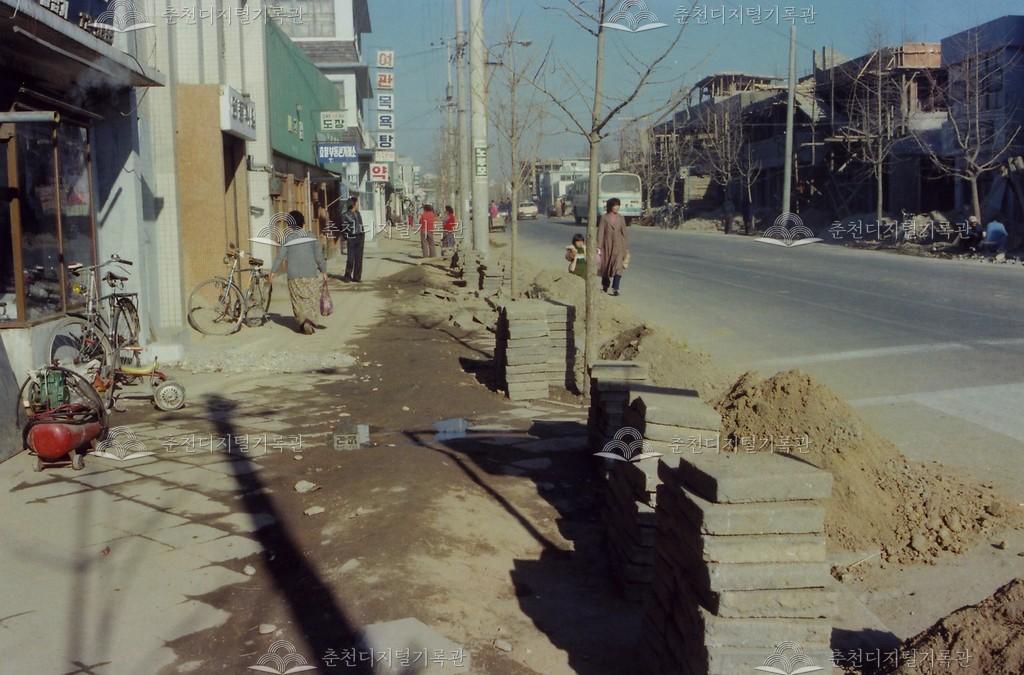 근화동에서 효자동 방향 도로 풍경 이미지