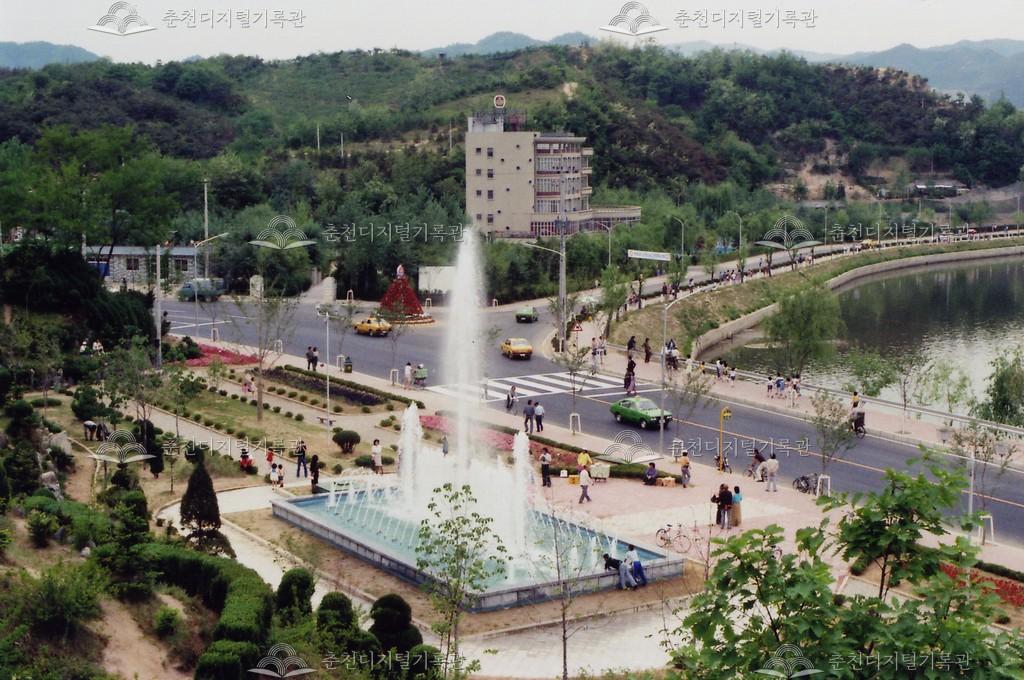 삼천동 삼천리 호텔과 분수대 이미지