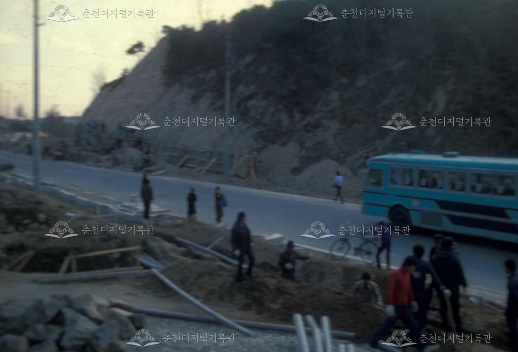 공지천에서 칠전동 방향 도로 이미지