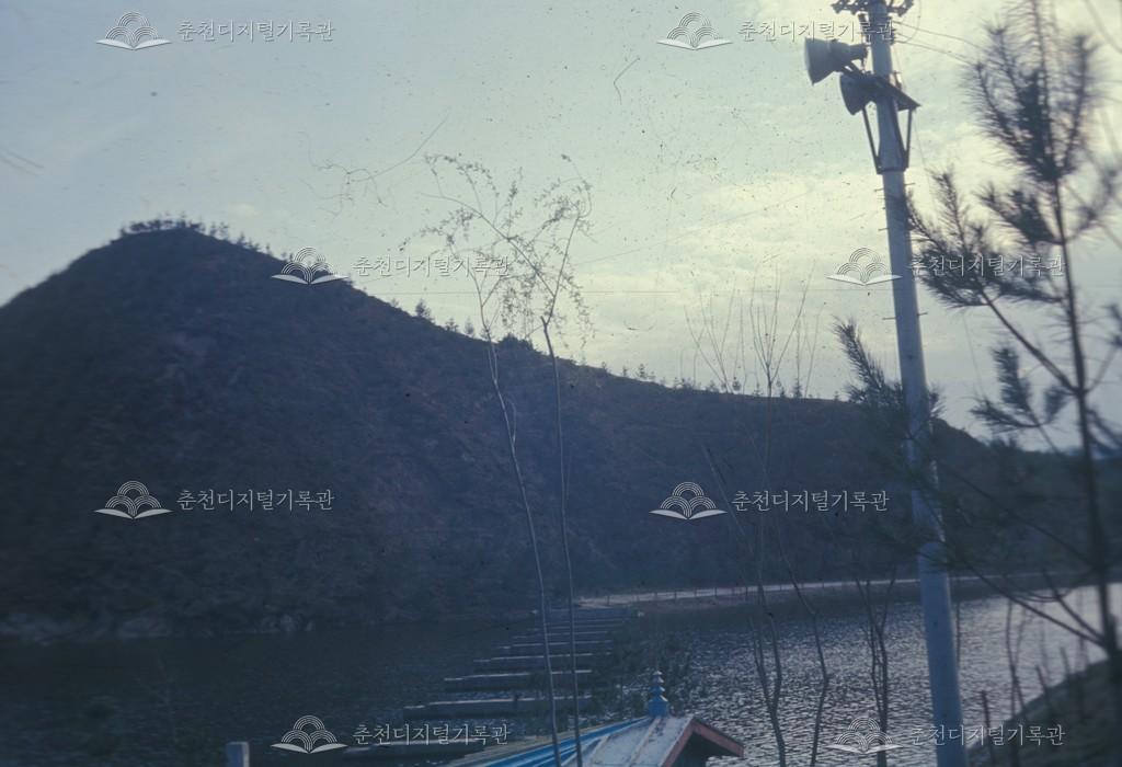 옛 공지천교 교각 이미지