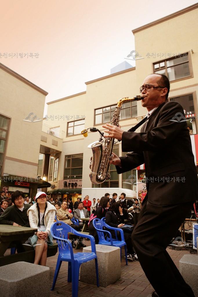 브라운5번가 공연 및 상가 풍경 이미지