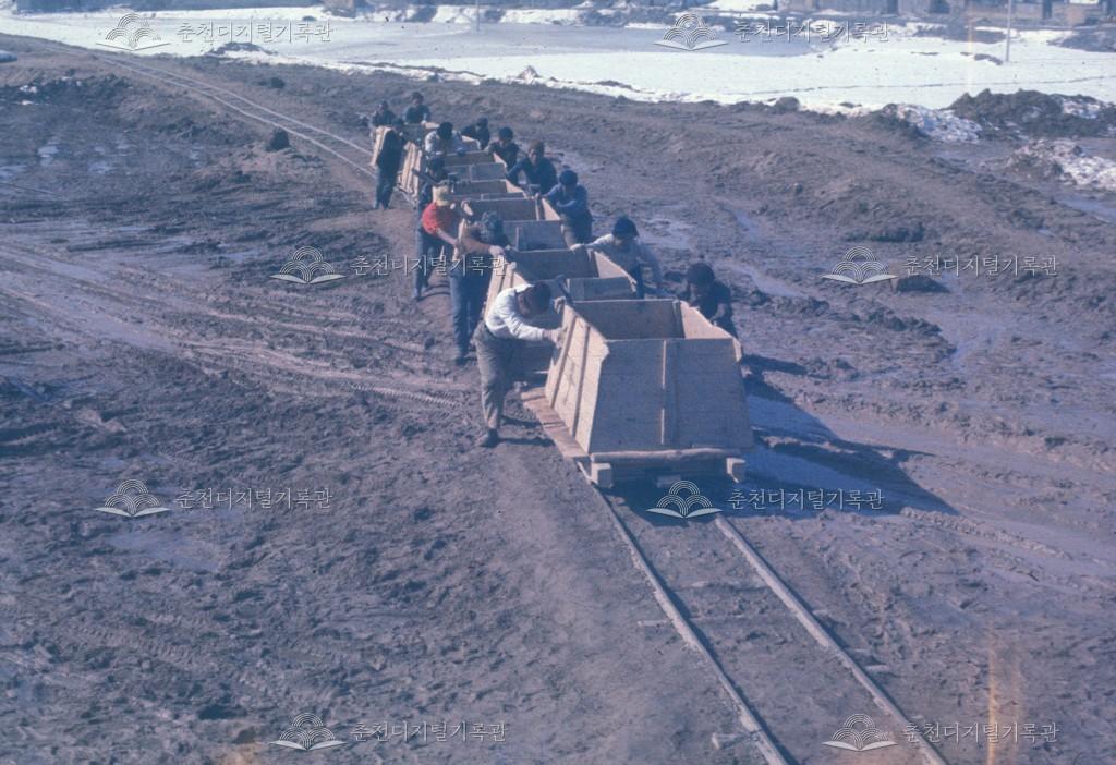 도로 확장 공사 이미지