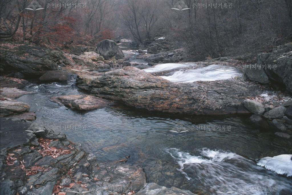 사북면 지촌리 계곡 이미지