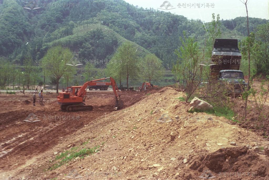 서면 안보리 경지정리 작업 및 새마을 취락개선사업 주택 이미지
