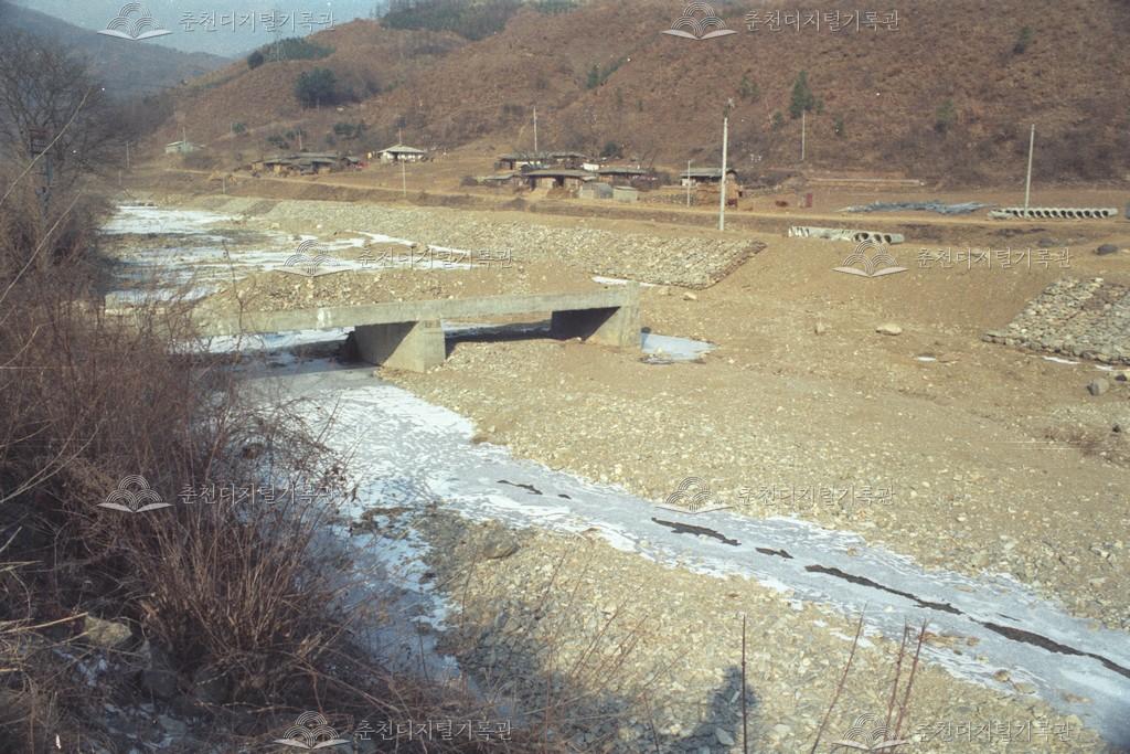 서면 오월리 수해지역 제방보수 이미지