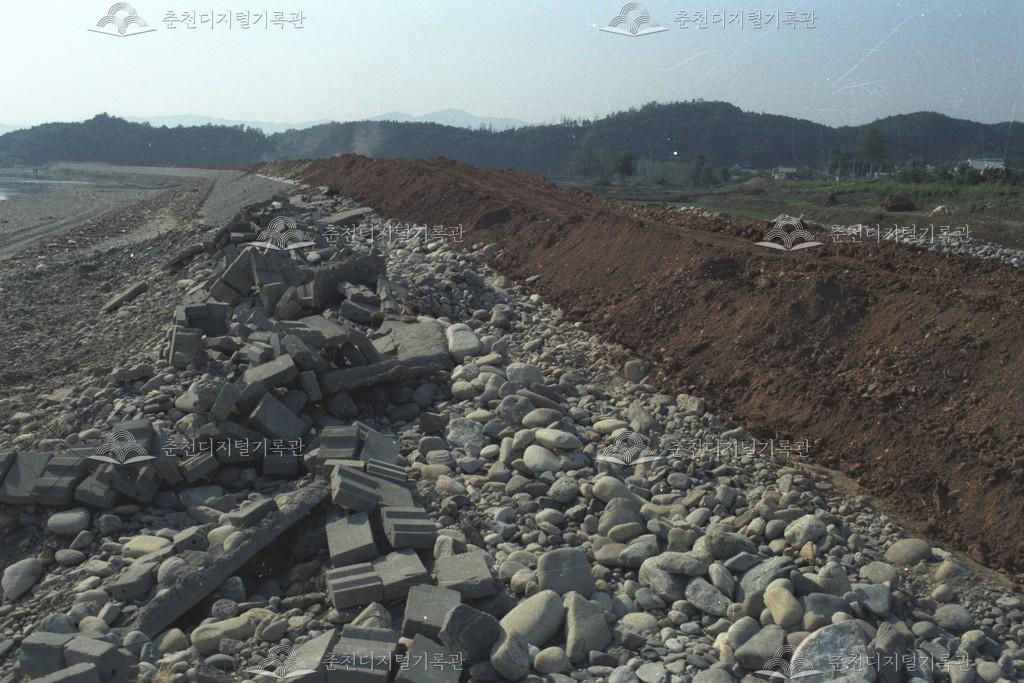 율문천 제방 수해복구공사 이미지