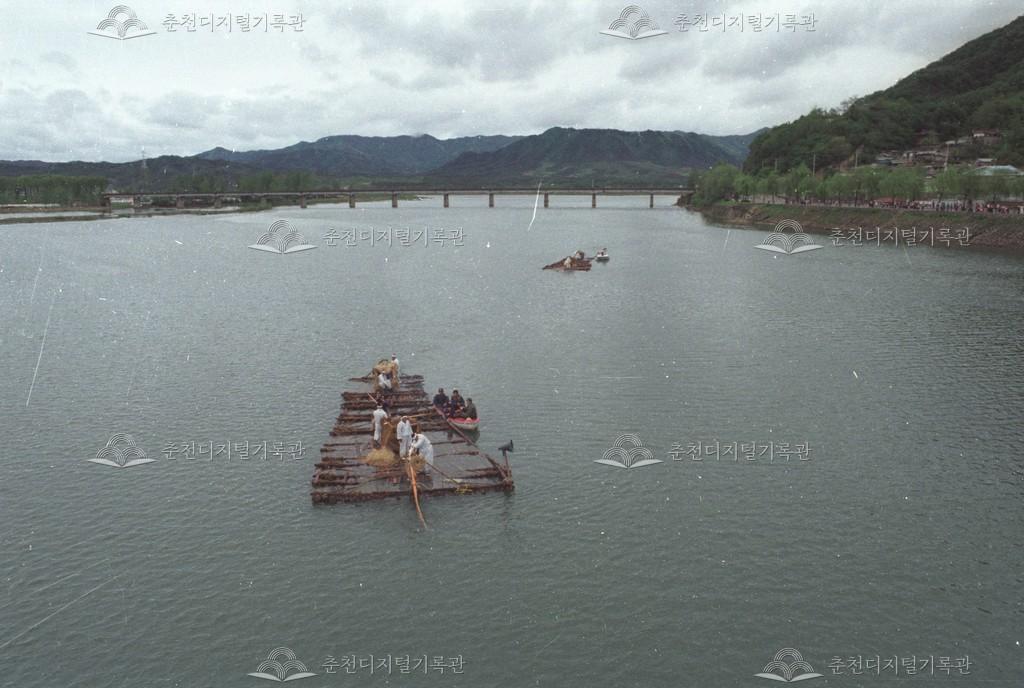 제2회 소양제_뗏목 재연 이미지