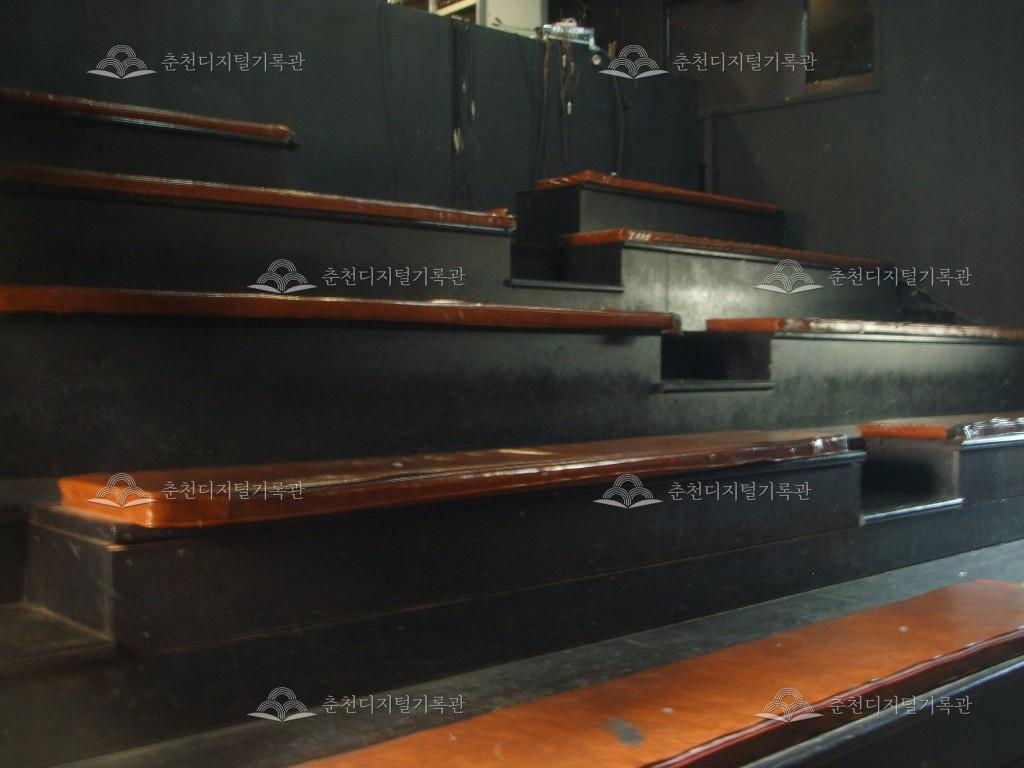 봄내극장 내부 객석 이미지
