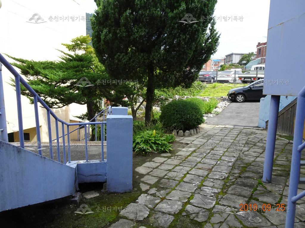 봄내극장 외부 이미지