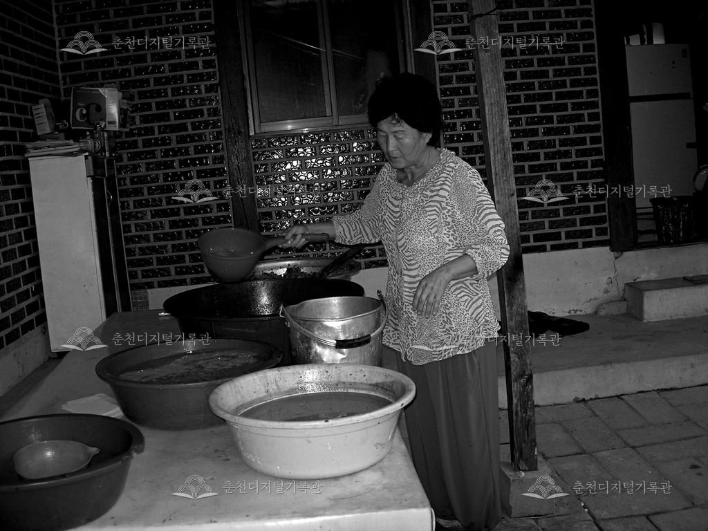 가정리 약주를 담그는 박순재 여사 이미지