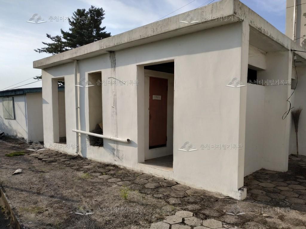 창의교육지원센터 외부 화장실 이미지