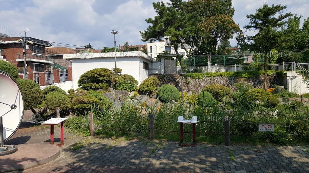 창의교육지원센터 옆 교육감 관사 및 차고 이미지