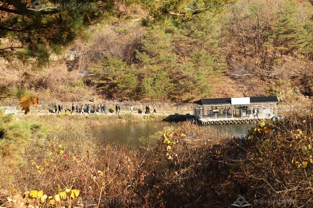 청평사 유람선 선착장 및 유람선 이미지
