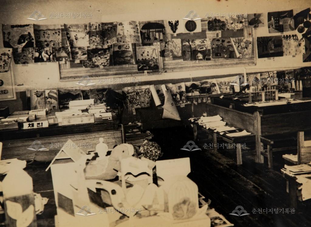 여름방학 과제물 전시회 이미지