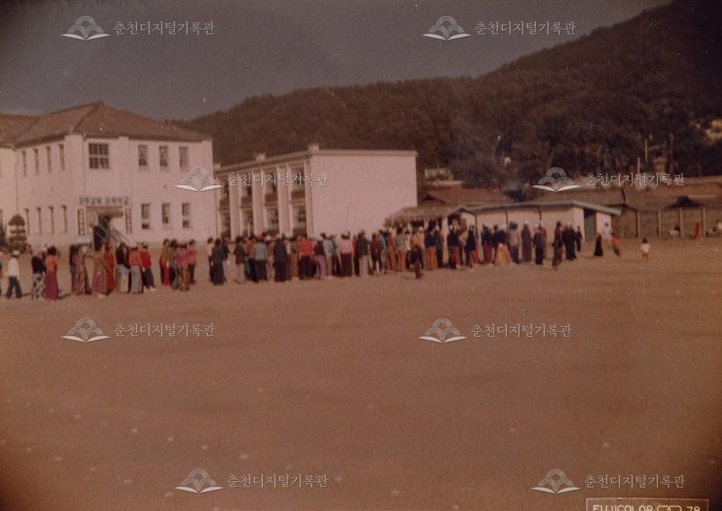 전국민속경연대회 출연차 어머니 무용 연습 이미지