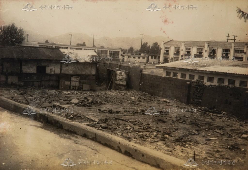 교내 민가 철거 이미지