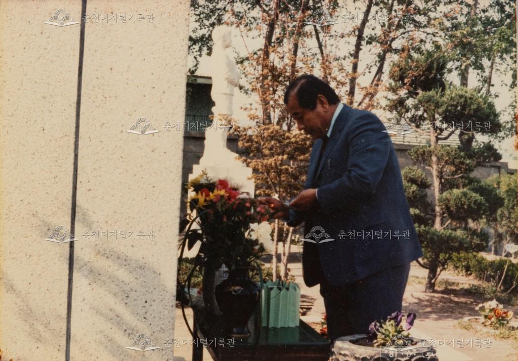 이충무공상 헌화식 이미지