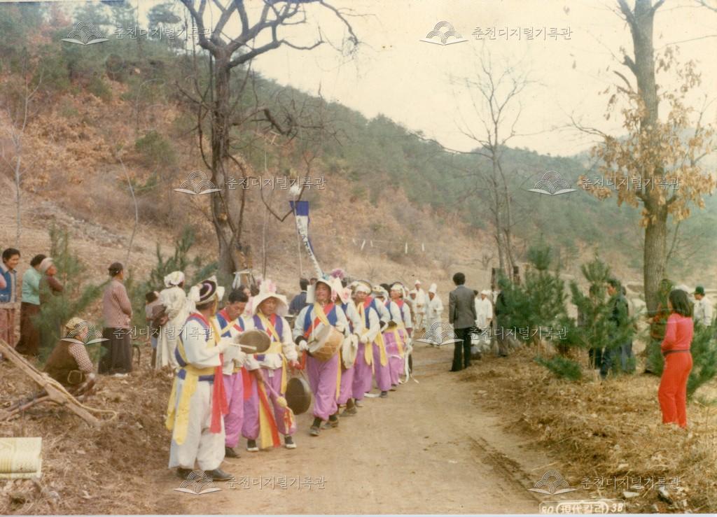 밭치리 장승제 길놀이 이미지