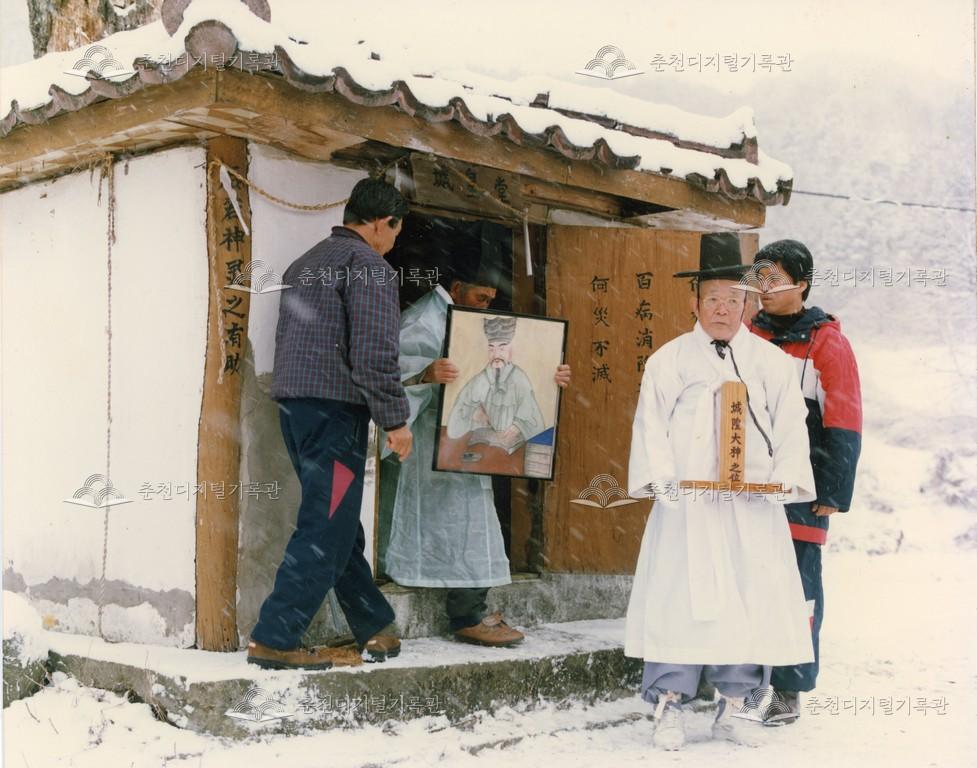 밭치리 서낭당 이미지