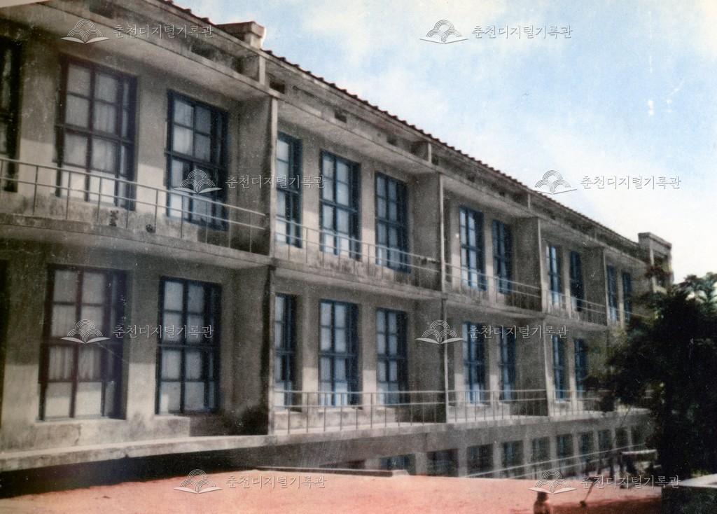 중앙국민학교 교사(校舍) 전경 이미지