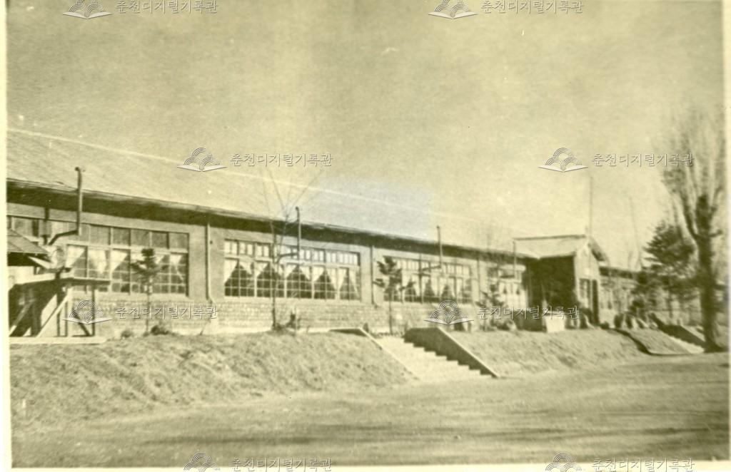 춘천여자고등학교 1954년 신축교사 전경 이미지