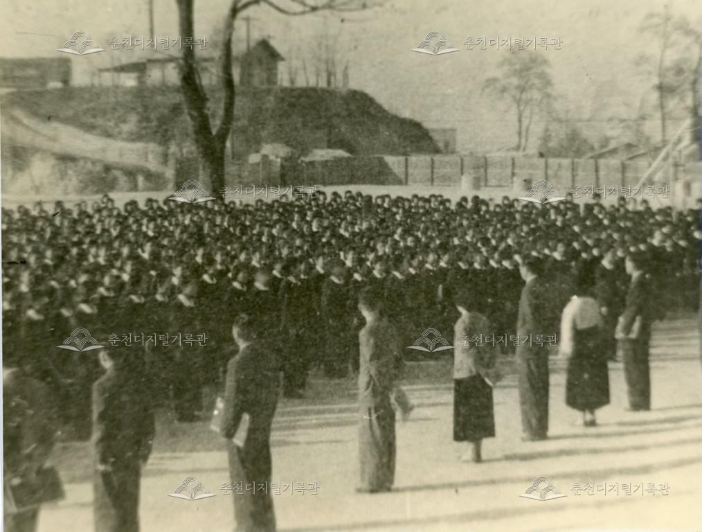 춘천여자고등학교 1955년 아침조례 이미지