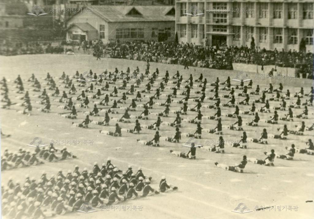 춘천여자고등학교 1973년 문교부 지정 교련시범 발표회 이미지