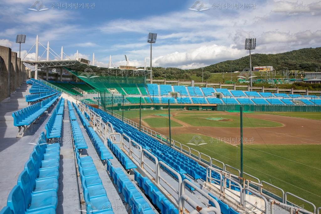 춘천송암스포츠타운 야구장 이미지