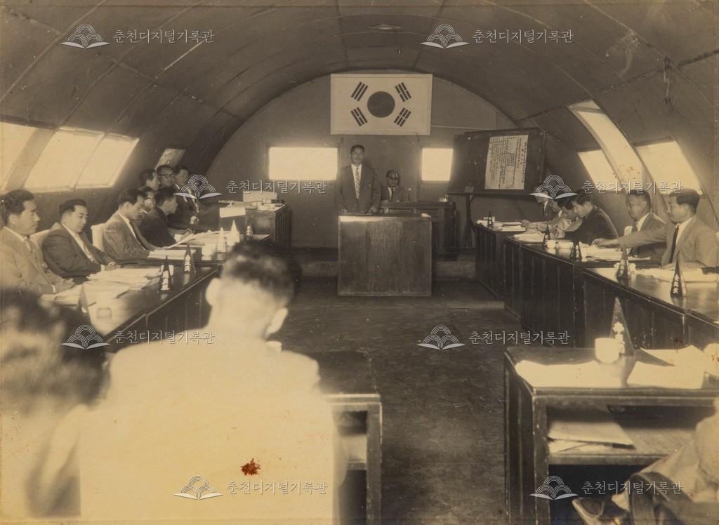 춘천시의회에서 시정 연설중인 박학주 춘천시장 모습 이미지