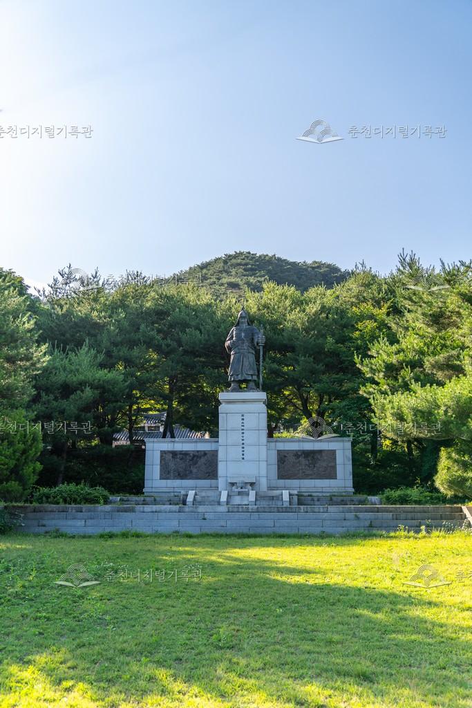 신숭겸 장군 동상 이미지