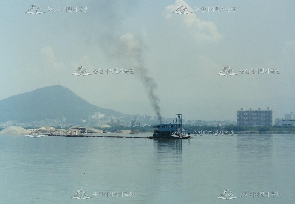 소양강 바지선 사진 이미지