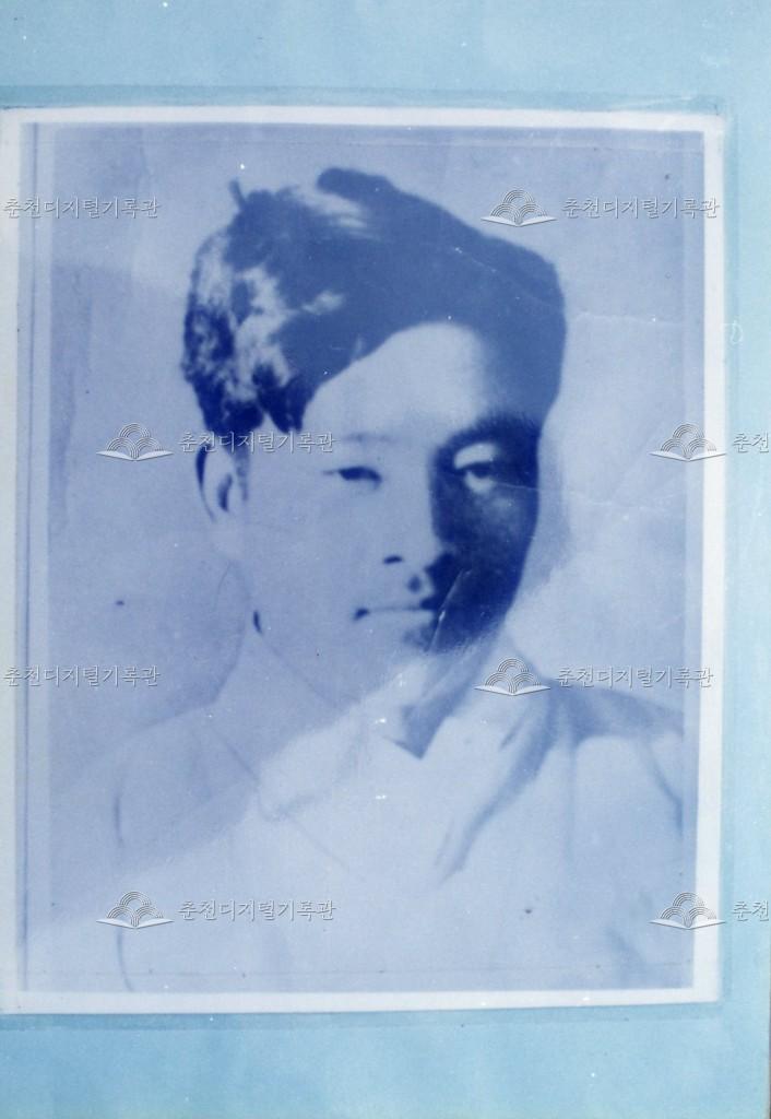 김유정 사진과 가족사진 이미지