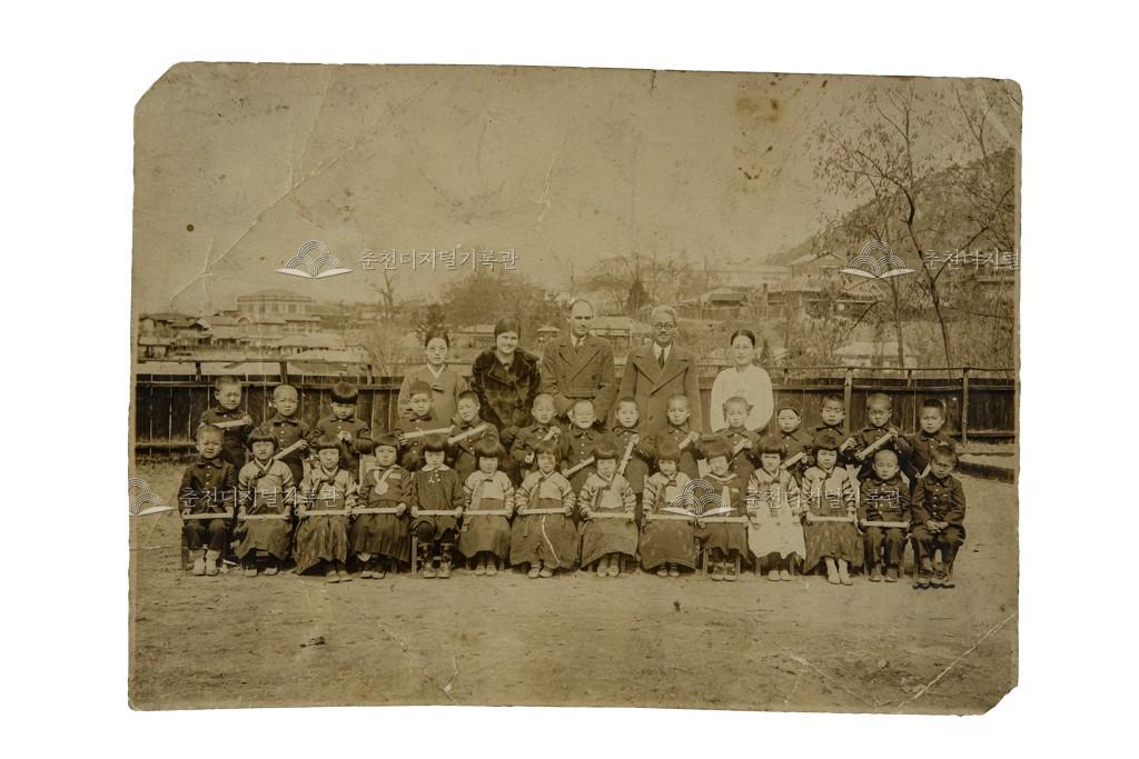 춘천유치원 졸업식 사진 이미지