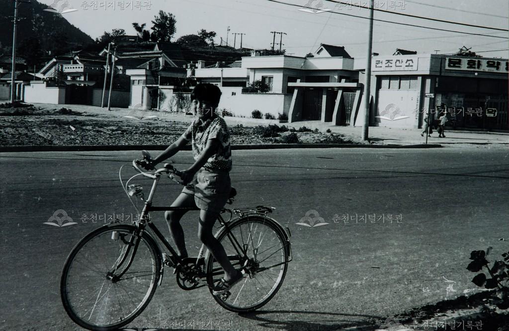 1970년대 효자3동 도로변 사진 이미지