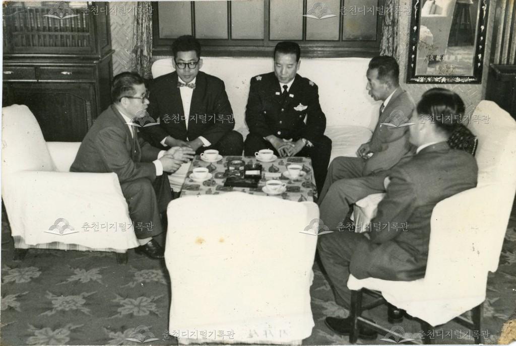 이창근 제10대 강원도지사 이임 기념 앨범 수록 사진 이미지