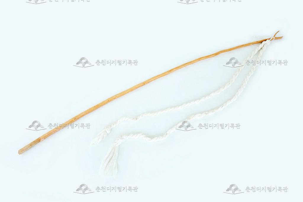 횟대와 횟대를 묶는 끈 이미지